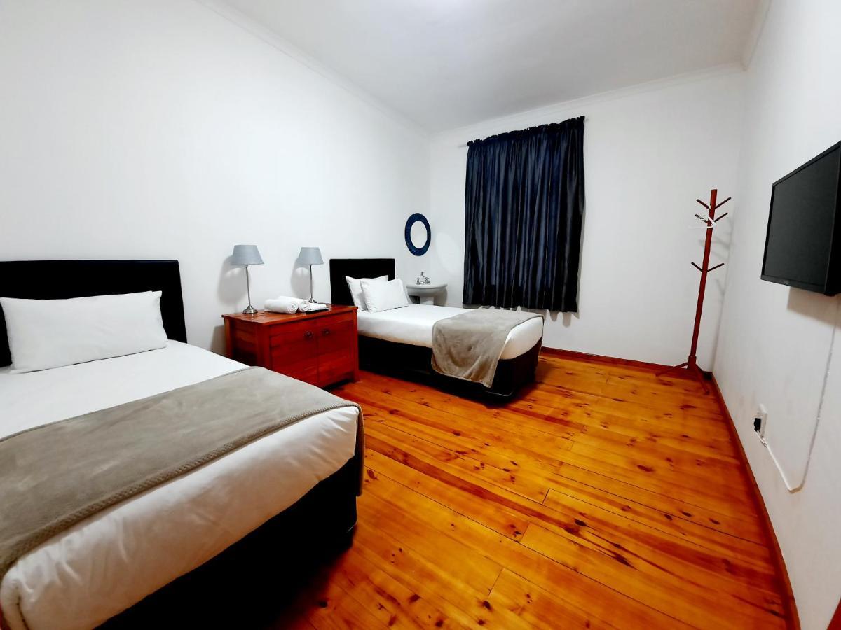 Blueline Inn - Simon'S Town Cape Town Exterior photo